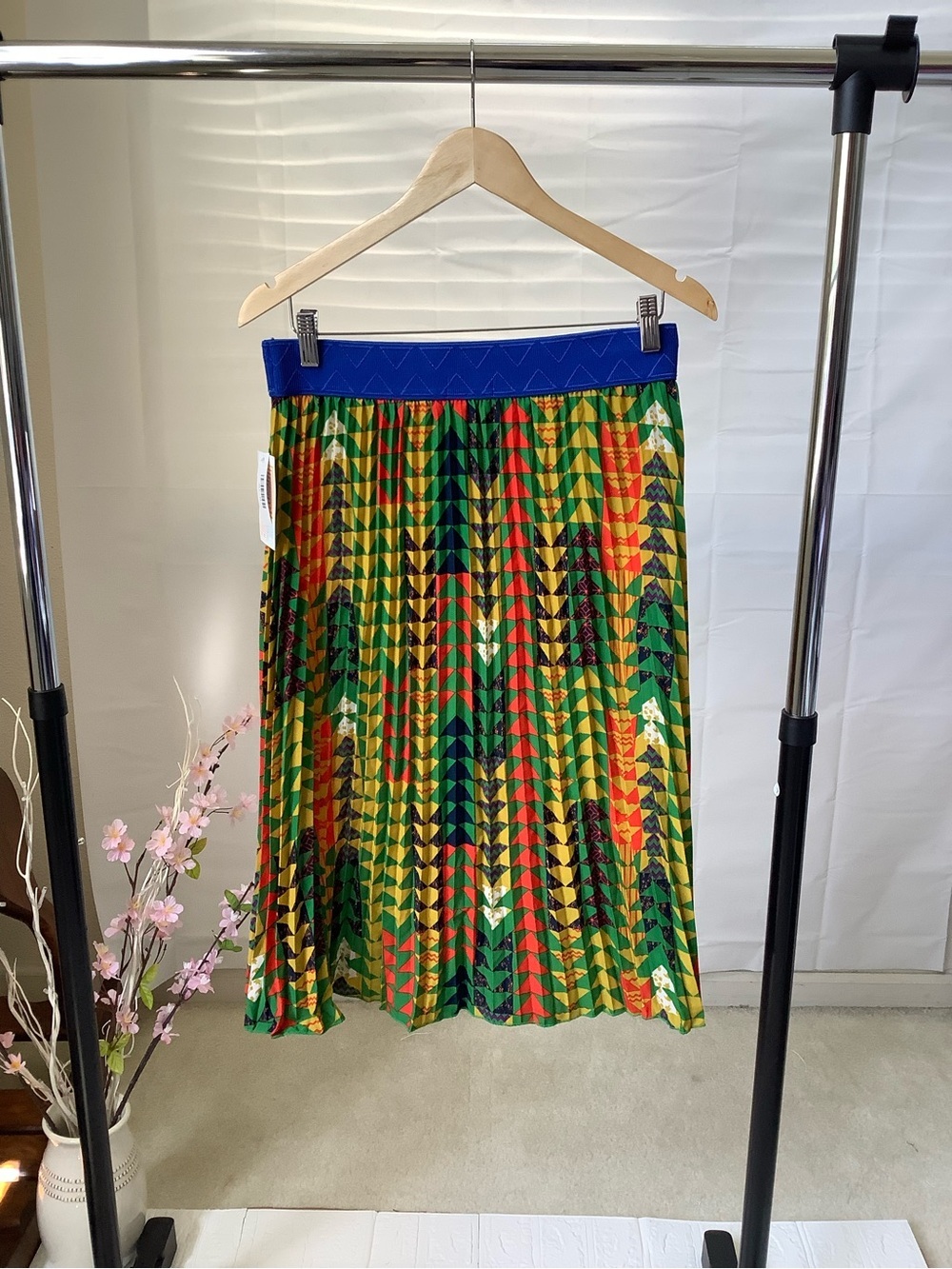 NWT LuLaRoe Jill Pleated Midi Skirt - Retro Geometric Print size M - Picture 3 of 7